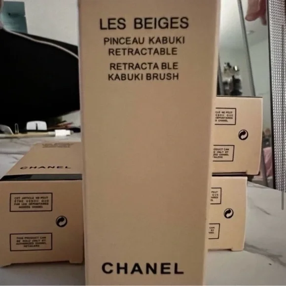 Chanel kabuki brush retractable authentic - Picture 2 of 3